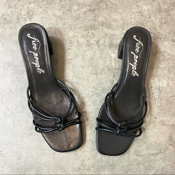 NEW Free People Petra Black Block Heel Sandal - Picture 2 of 8